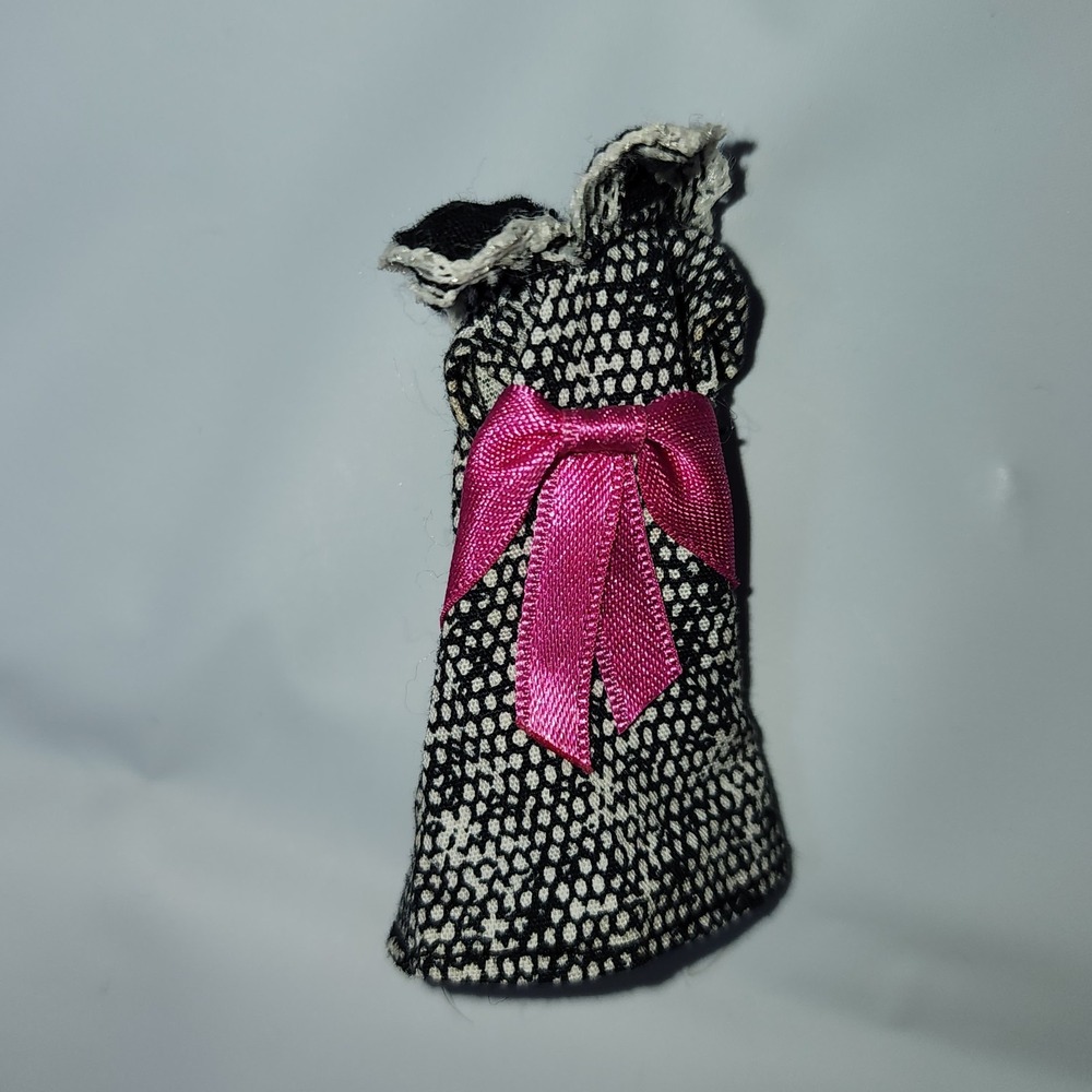 Monster High Draculaura Replacement Picture Day Shirt Large Pink Bow 2012